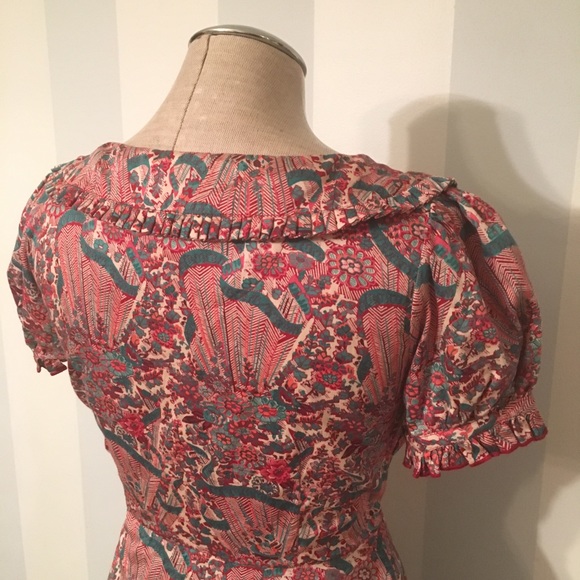 Peplum Top w/ Pleated Collar & Puffy Sleeves - Picture 5 of 8